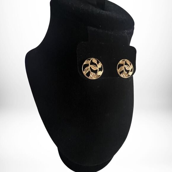 Vintage 1981 Convertible Floral Clip Earrings - Wear 3 Ways - Avon Signed - NIB - Picture 4 of 5